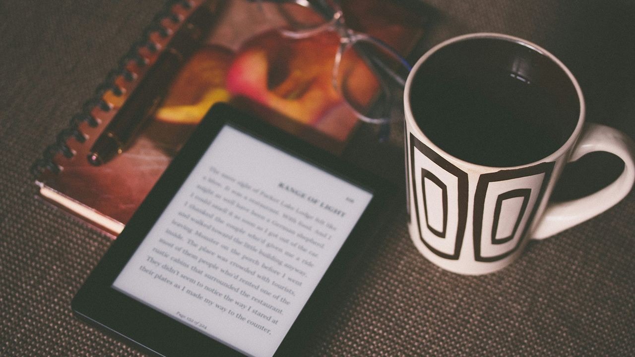 5 Tips Aman Membaca Ebook di Era Digital - SHOP by EPOCHSTREAM